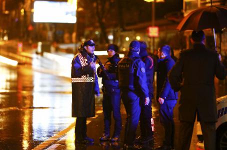 Ataque en club nocturno de Turquía deja por lo menos 35 muertos