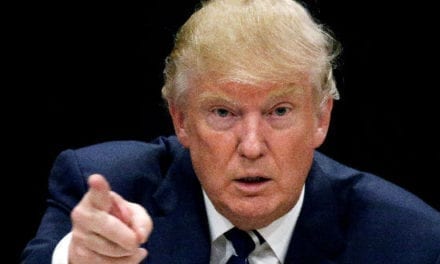 Trump desea feliz 2017 a ‘sus enemigos’