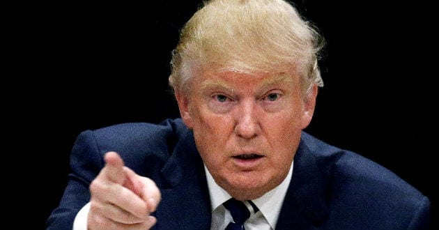 Trump desea feliz 2017 a ‘sus enemigos’