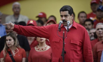 Maduro anticipa que seguirá la confrontación con el congreso en 2017