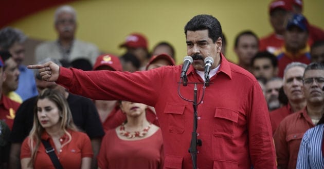 Maduro anticipa que seguirá la confrontación con el congreso en 2017