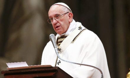 Papa Francisco oficia misa de Navidad en el Vaticano