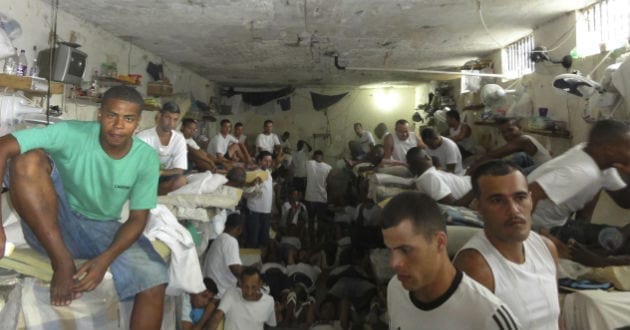 Al menos 10 muertos por riña en cárcel de Brasil