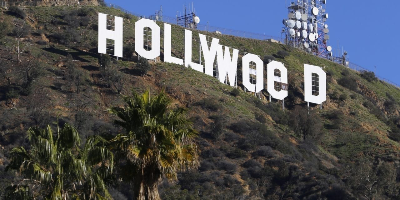 Vandalizan cartel de Hollywood | El Financiero