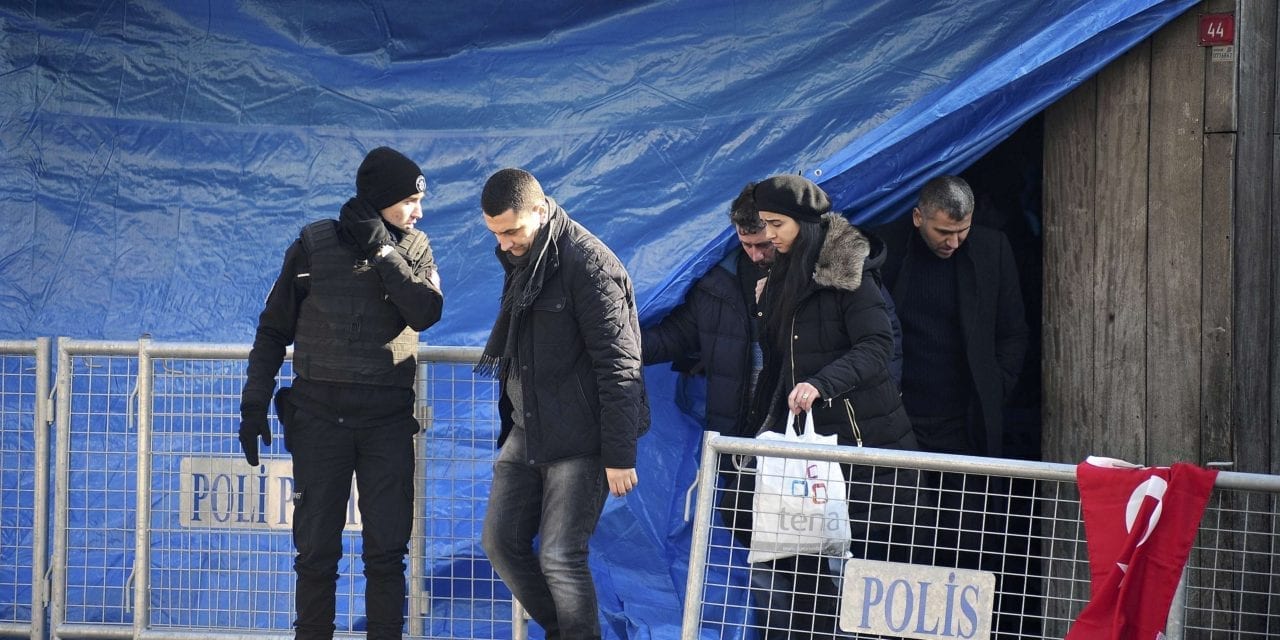 ISIS se atribuye ataque a club nocturno de Estambul