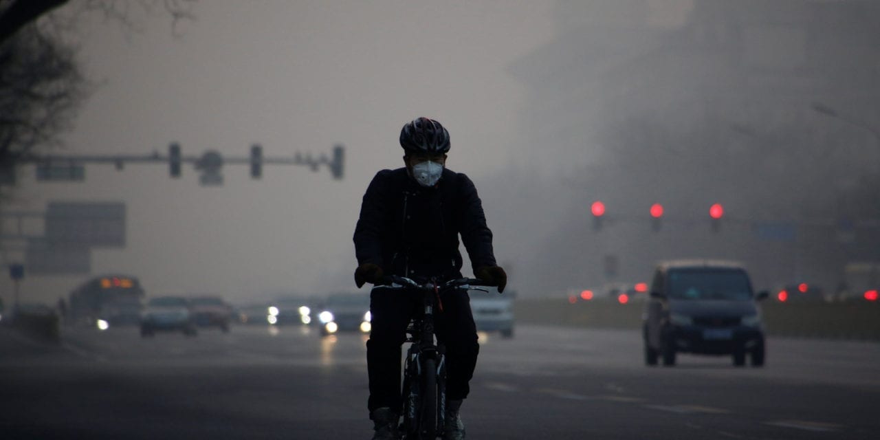 Vuelve smog a China, pero Beijing dice que sus cielos están más limpios