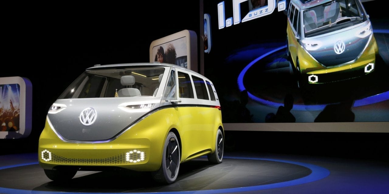 Volkswagen lanza vehículo eléctrico inspirado en la ‘Combi’