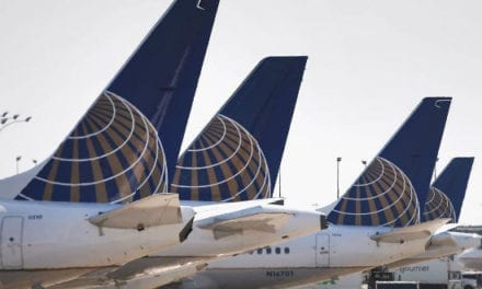 United Airlines suspende operaciones en EUA por fallas de red