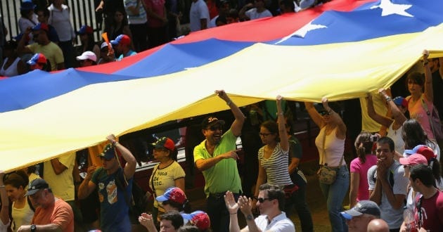 Oposición venezolana convoca a marcha; exigen elecciones