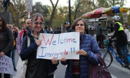 Se manifiestan en pro de migrantes en Los Ángeles