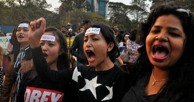 Mujeres marchan contra Trump en Washington