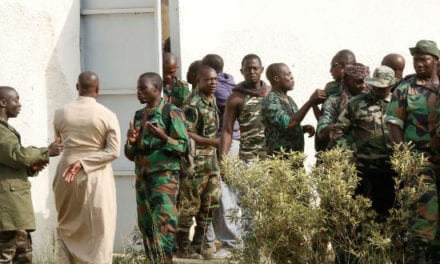 Costa de Marfil: soldados amotinados retienen a ministro de Defensa