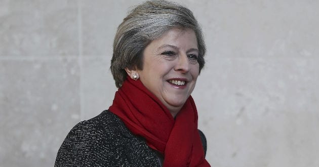 Promete ministra británica debate franco con Donald Trump