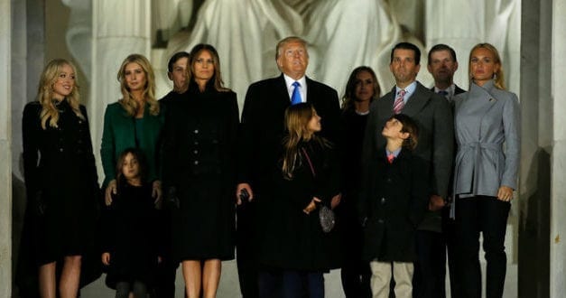 Trump promete ante Lincoln transformar a Estados Unidos