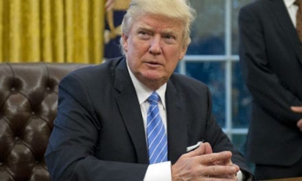 Altos diplomáticos renuncian al gobierno de Trump