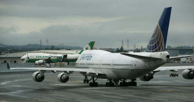 United Airlines reanuda operaciones tras parálisis de una hora