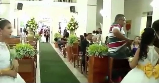 Video: Hombre dispara durante una boda en Brasil para vengar a su hijo
