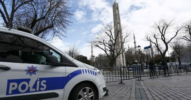 Amenaza de suicidio desata el pánico en hospital de Estambul