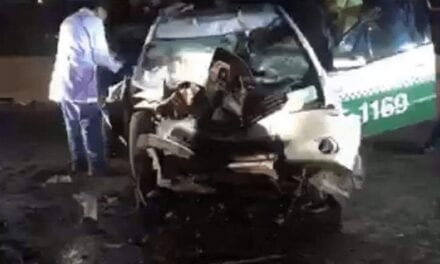 MUERE TAXISTA AL CHOCAR CONTRA TRAILER EN PERIFÉRICO