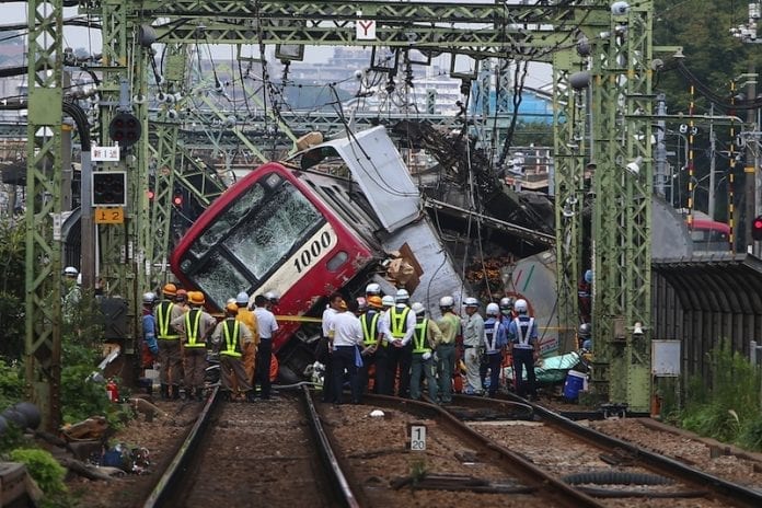 Accidente ferroviario en Yokohama deja 32 heridos