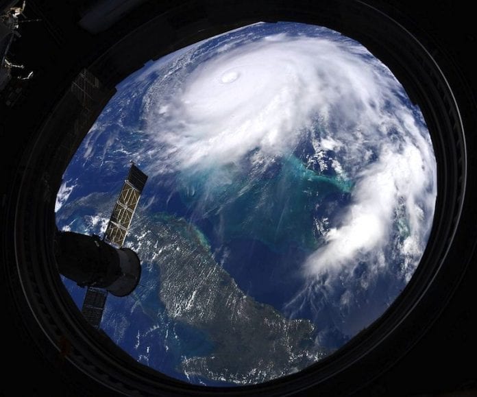 Impacto directo de huracán Dorian en Florida es cuestión de millas