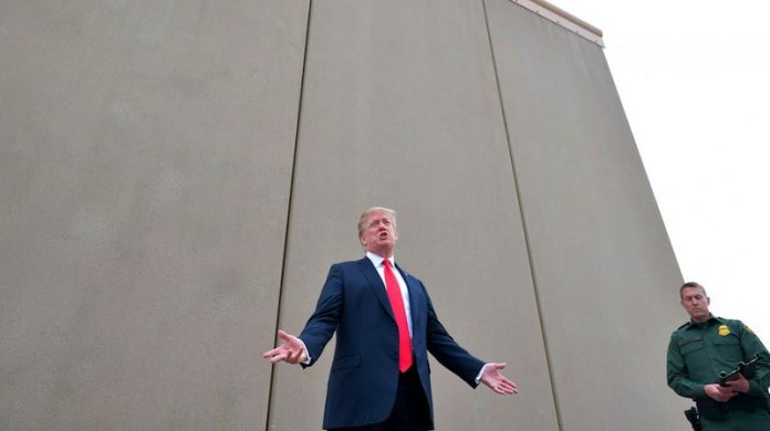 Investigarán toma de terrenos para muro de Trump