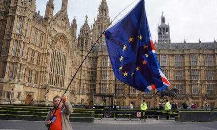 Parlamento Europeo rechaza Brexit sin salvaguarda para Irlanda