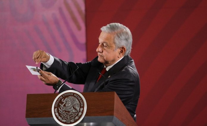 Por seguridad nacional, piden investigar cámara oculta en Palacio