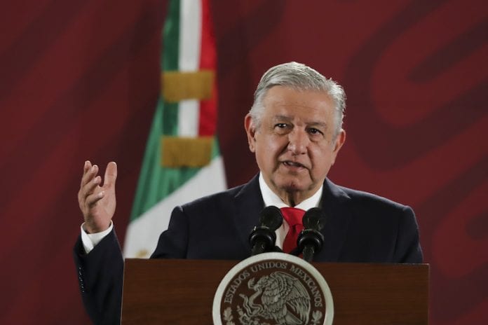 López Obrador difiere en diagnóstico de FMI de aumentar impuestos