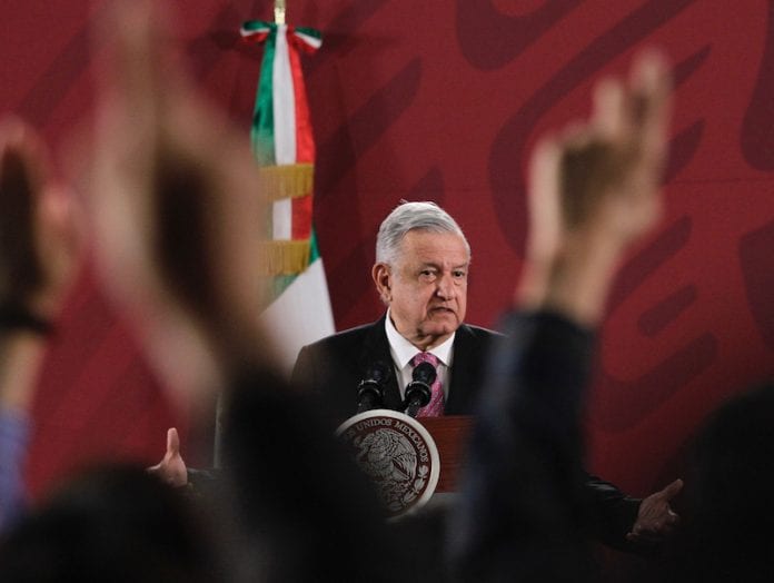 Avanza plan de AMLO para federalizar nóminas de maestros