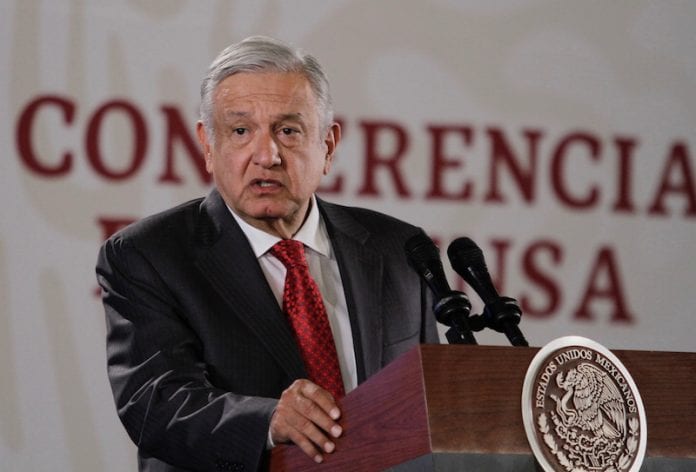 Pide López Obrador a morenistas no dejarse manipular