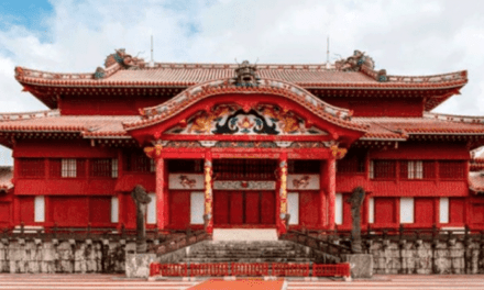 Histórico Castillo Shuri en Japón en llamas