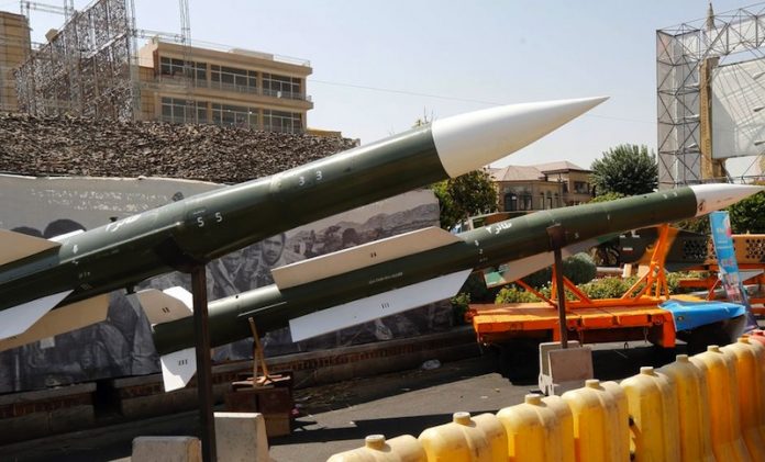 Irán amplía túneles para almacenar misiles