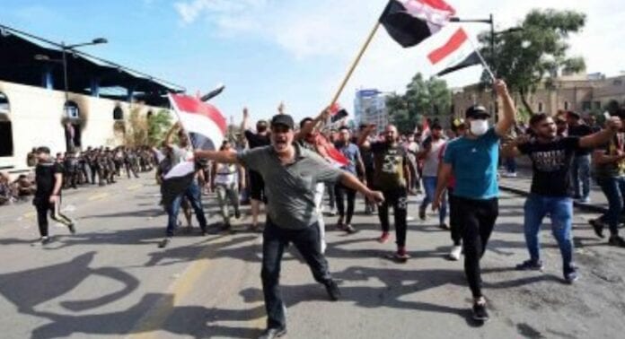 Policía iraquí reprime protestas, hay 18 muertos