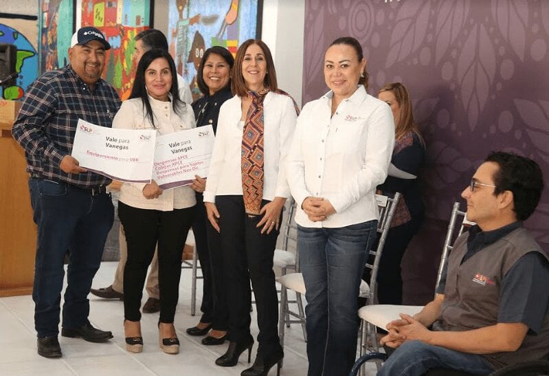 LVR ENTREGÓ APOYOS POR MÁS DE 27 MILLONES DE PESOS A LOS DIF MUNICIPALES DE LA ENTIDAD