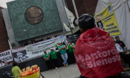 Campesinos bloquean acceso a San Lázaro, sesión en suspenso