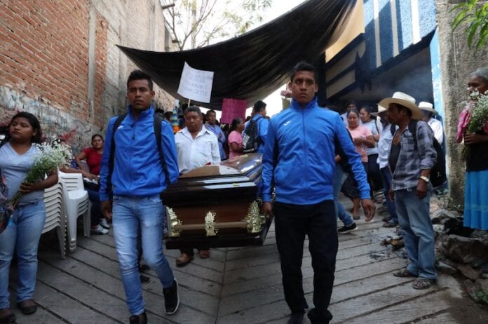 Homenajean al activista Arnulfo Cerón