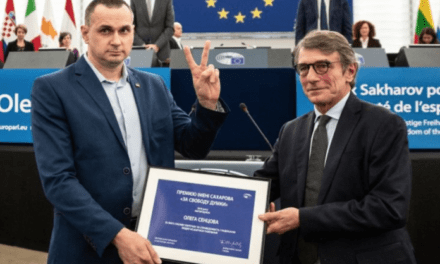 Cineasta ucraniano Oleg Sentsov recibe Premio Sájarov