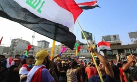 Prosiguen protestas en Irak pese a renuncia del primer ministro