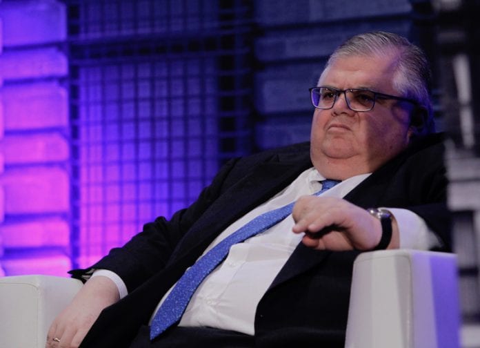 Riesgo de recesión global es bajo, pero existe: Carstens