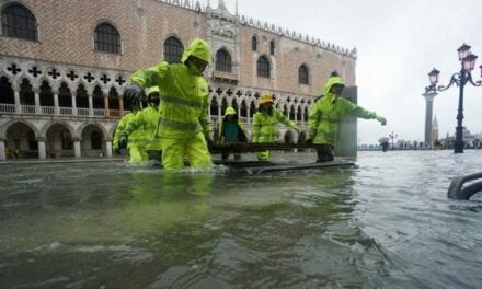 Venecia se prepara para nueva inundación de 160 centímetros