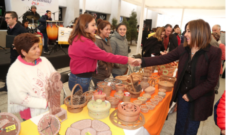 SEGE ABRIÓ SUS PUERTAS A LA FERIA DE ARTESANÍAS DE LA TIENDA DEL DIF