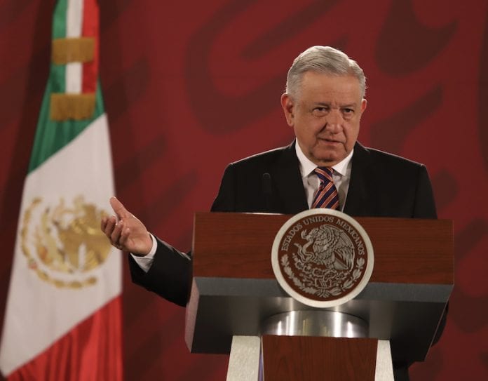 Falta infraestructura bancaria para distribución de apoyos: López Obrador