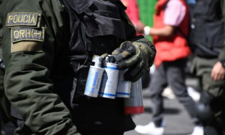 Ejército boliviano niega usar armas letales en manifestaciones