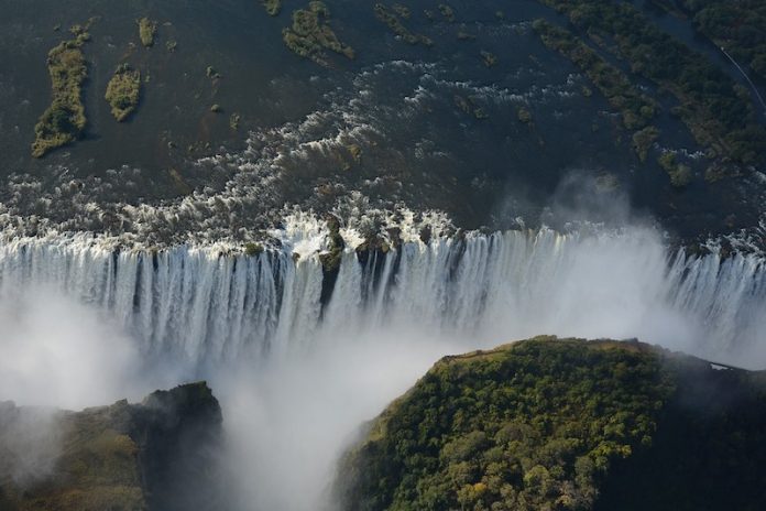 Sequía en África deja a cataratas de Victoria con apenas gotas de agua