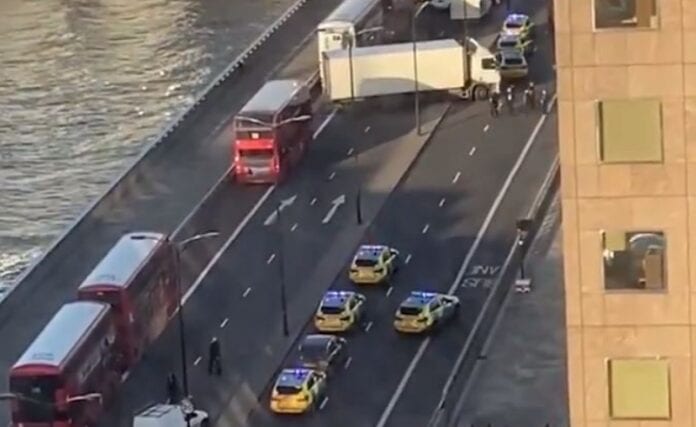 Un muerto y varios heridos en ataque en Puente de Londres