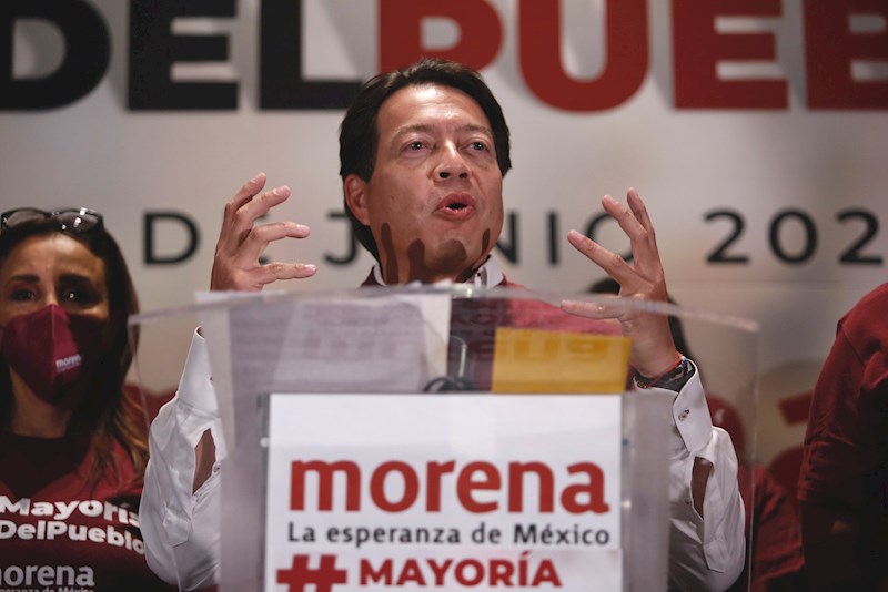 Tribunal electoral multa partido de Obrador por atribuirse vacunación