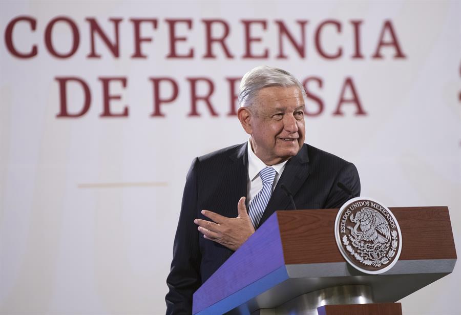 AMLO abordaría en visita de Blinken tema de consultas energéticas