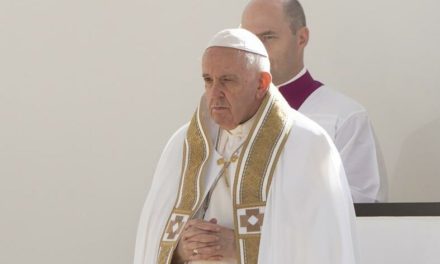 El papa reúne a los cardenales para reflexionar sobre el futuro de la Iglesia