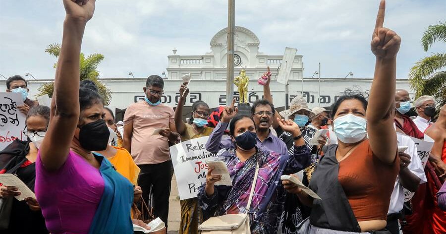 Manifestantes de Sri Lanka se niegan a abandonar el campamento